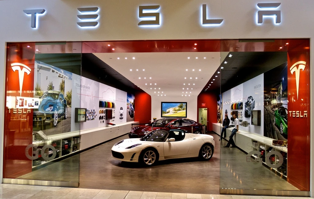 Tesla Motors’ Toronto (Canada) store